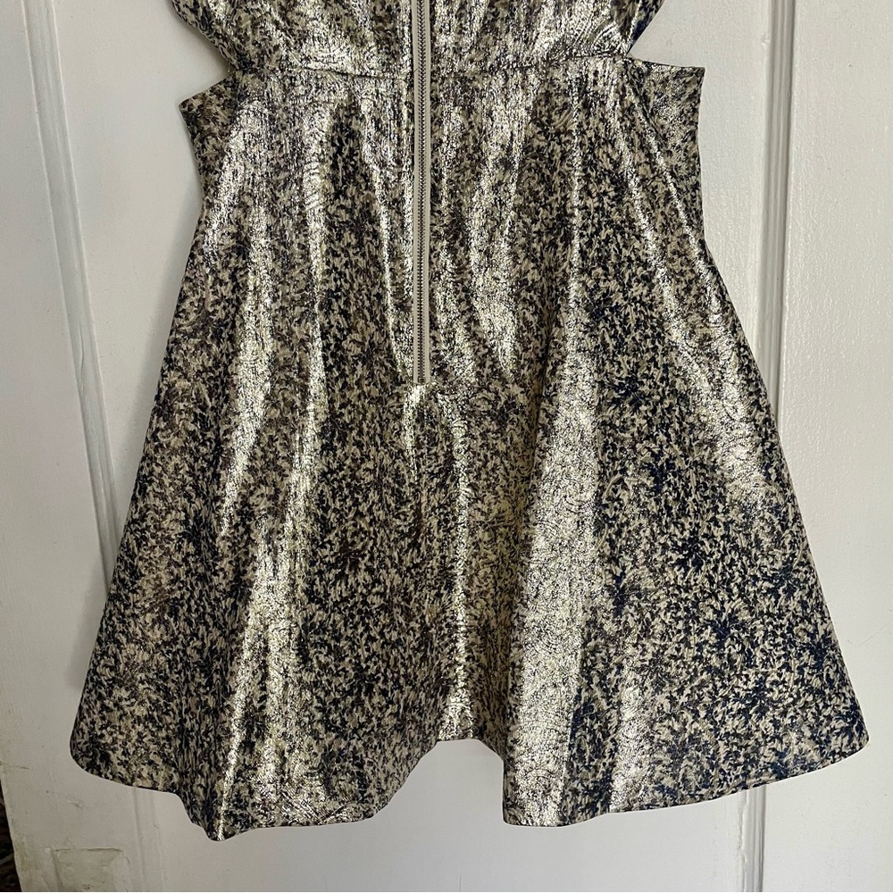 Alice & Olivia Varita metallic side cut out fit and flare dress size 8 - Picture 9 of 10